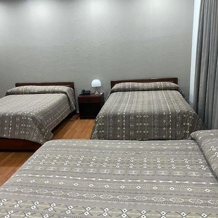Alston Inn Hotel キト エクステリア 写真