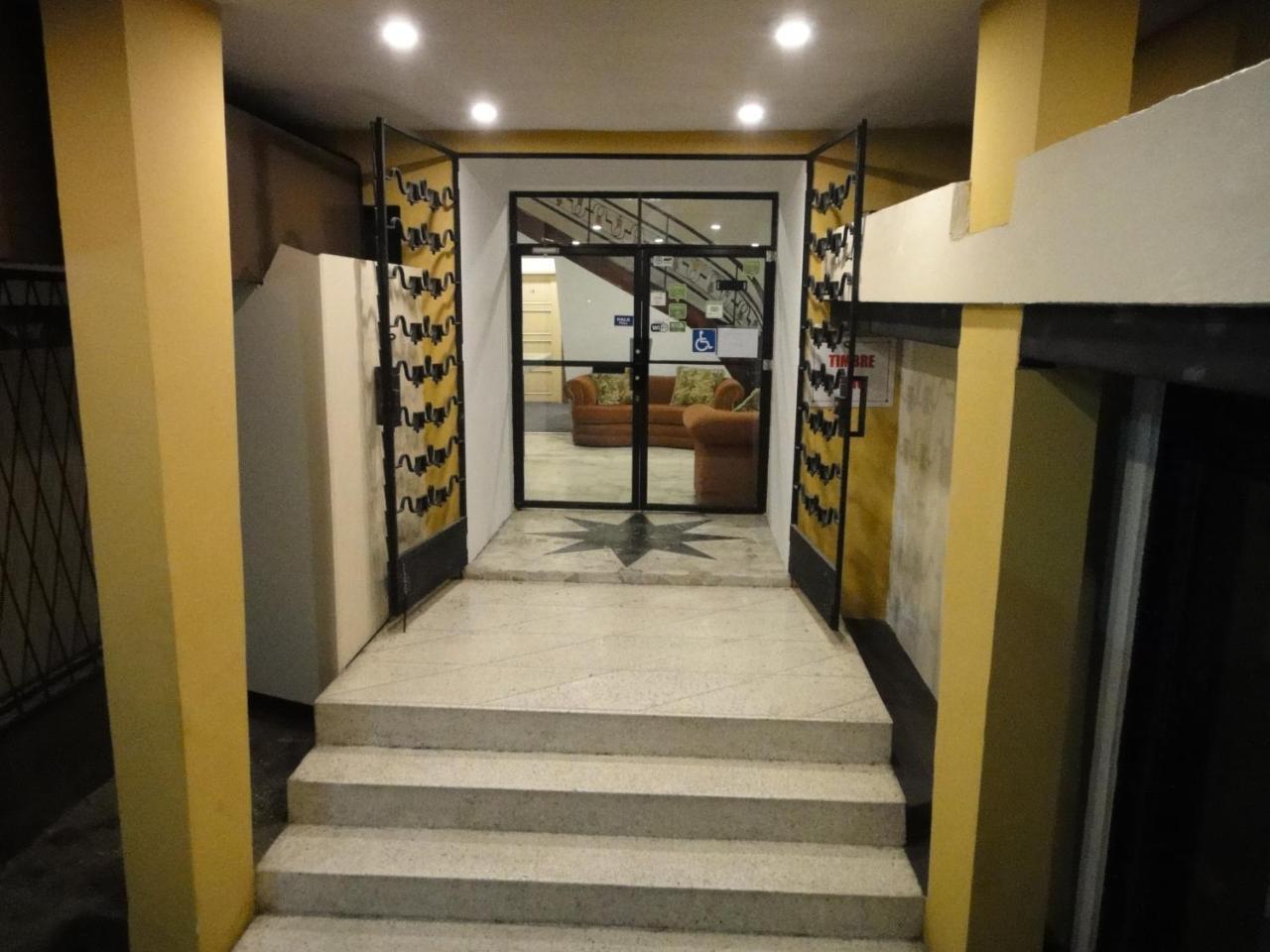 Alston Inn Hotel キト エクステリア 写真